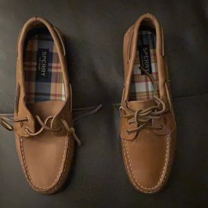 Selling sperry top sider woman shoe size 9